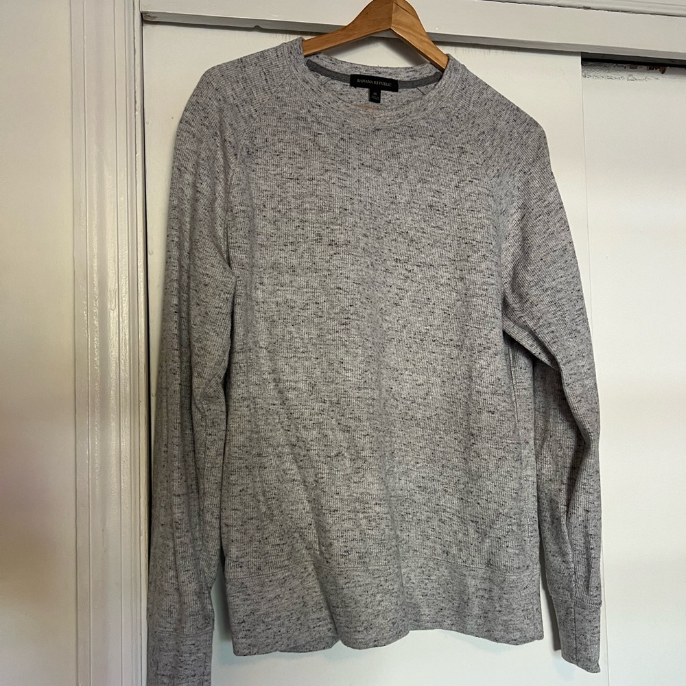 Banana Republic Light Gray Long Sleeve Tee